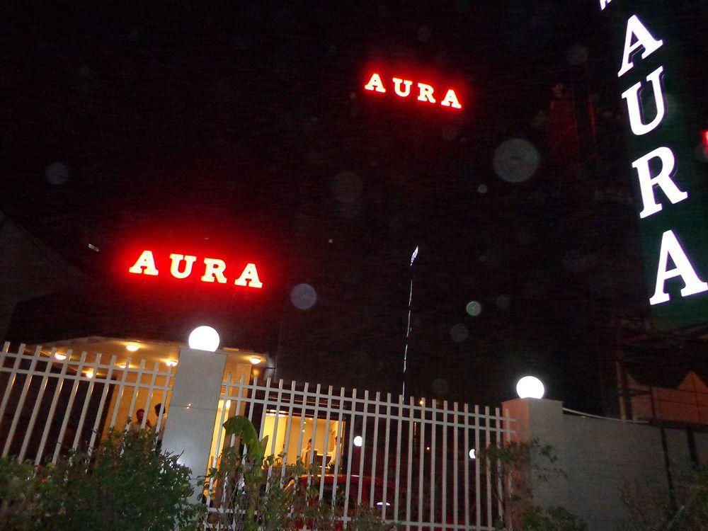 ホテル オーラ アット エアポート ニューデリー エクステリア 写真